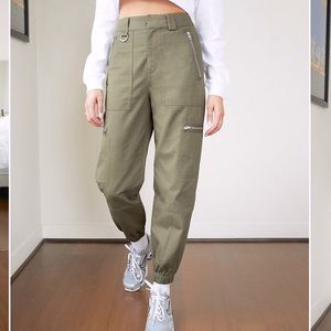 Artizia TNA cargo joggers!